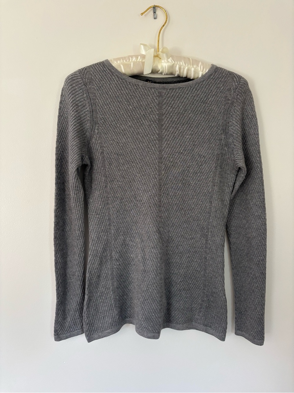 Brooks Brothers Women’s Gray Ribbed Long-Sleeve Knit Top